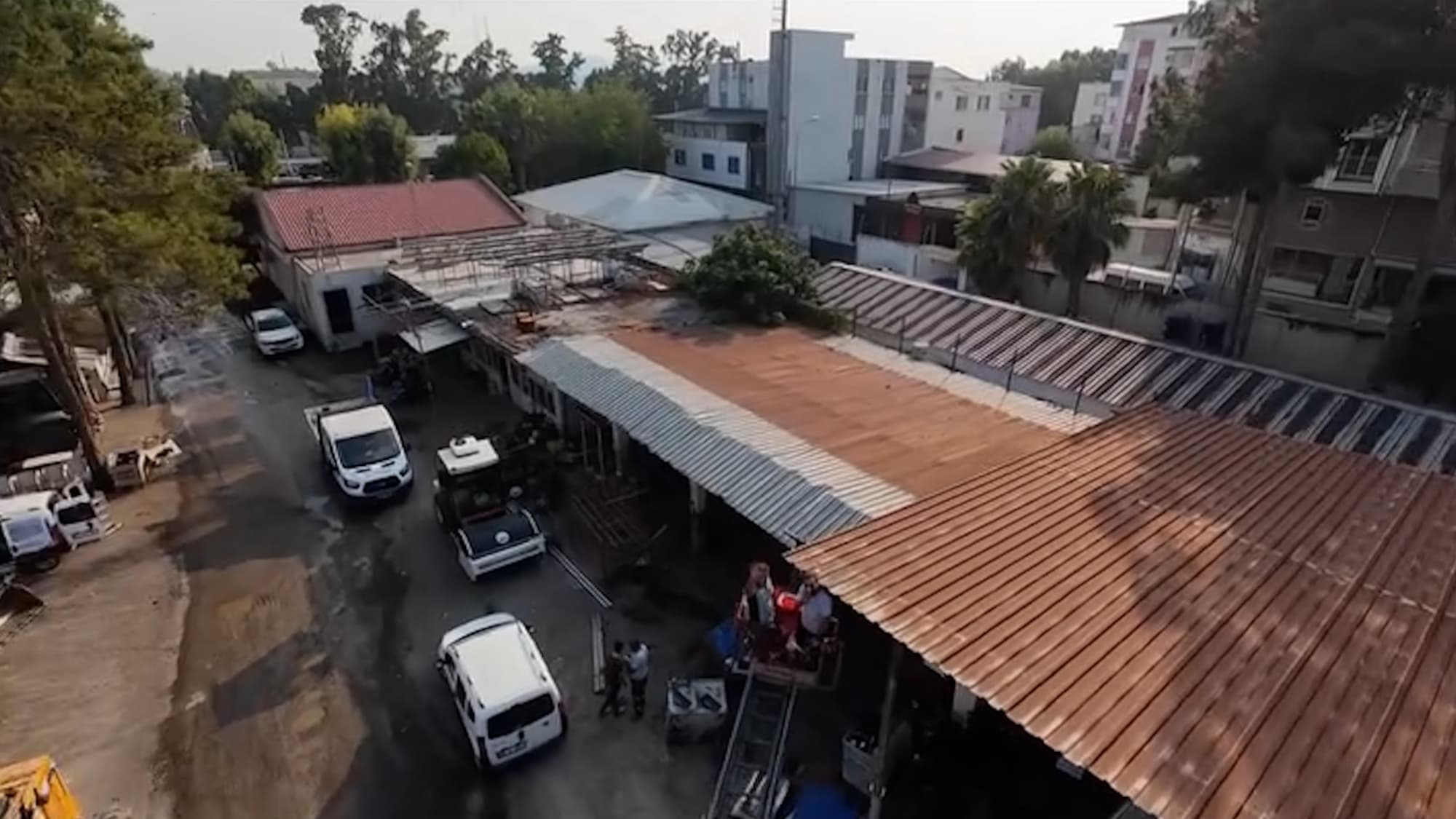 Clever Boss Uses Drone To Fly Cold Drinks To Sweltering Workers On Roof