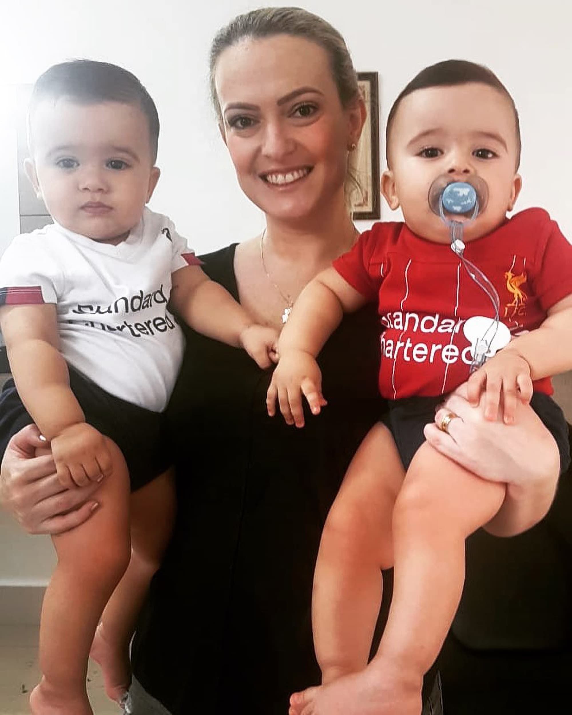 The victim, Erica Fernandes Ceschini who was allegedly killed by her husband Leonardo Souza Ceschini, with her two sons. Note: Private picture. (@erica.fernandes.ceschini/Newsflash)