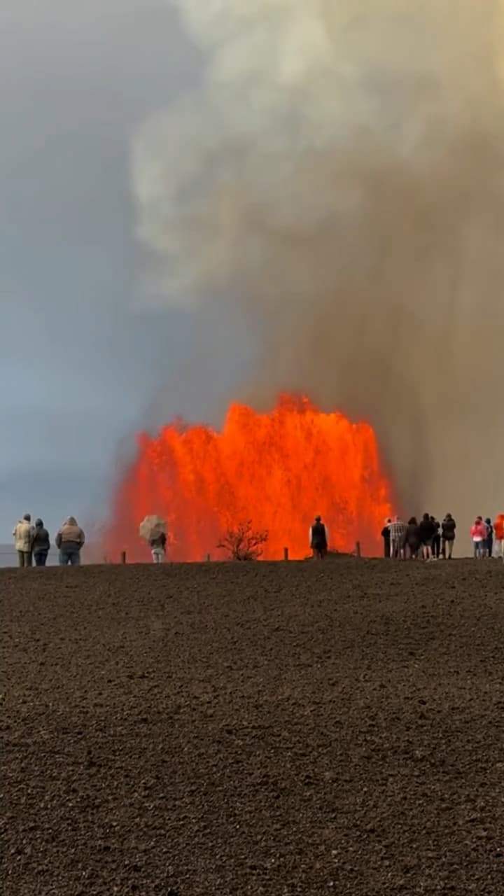 Kilauea Smashes Historic Lava Fountain Record As Volcano Sends Magma 650ft Into Air