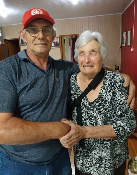 Neldo Kloh poses with unidentified woman in undated photo. He died after falling into a vat of boiling lard. Note: Private picture. (Newsflash/NX)