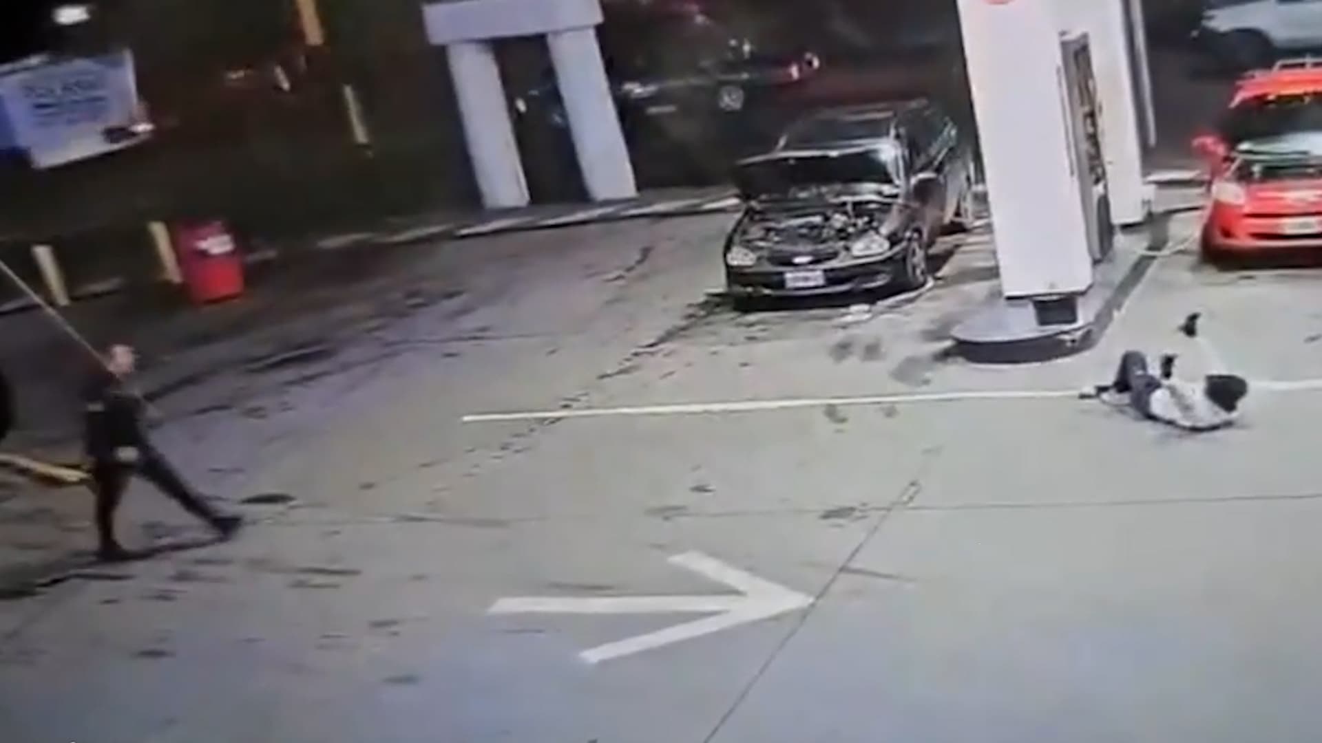 Off Duty Female Officer Opens Fire On Armed Bike Robbers At Petrol Station
