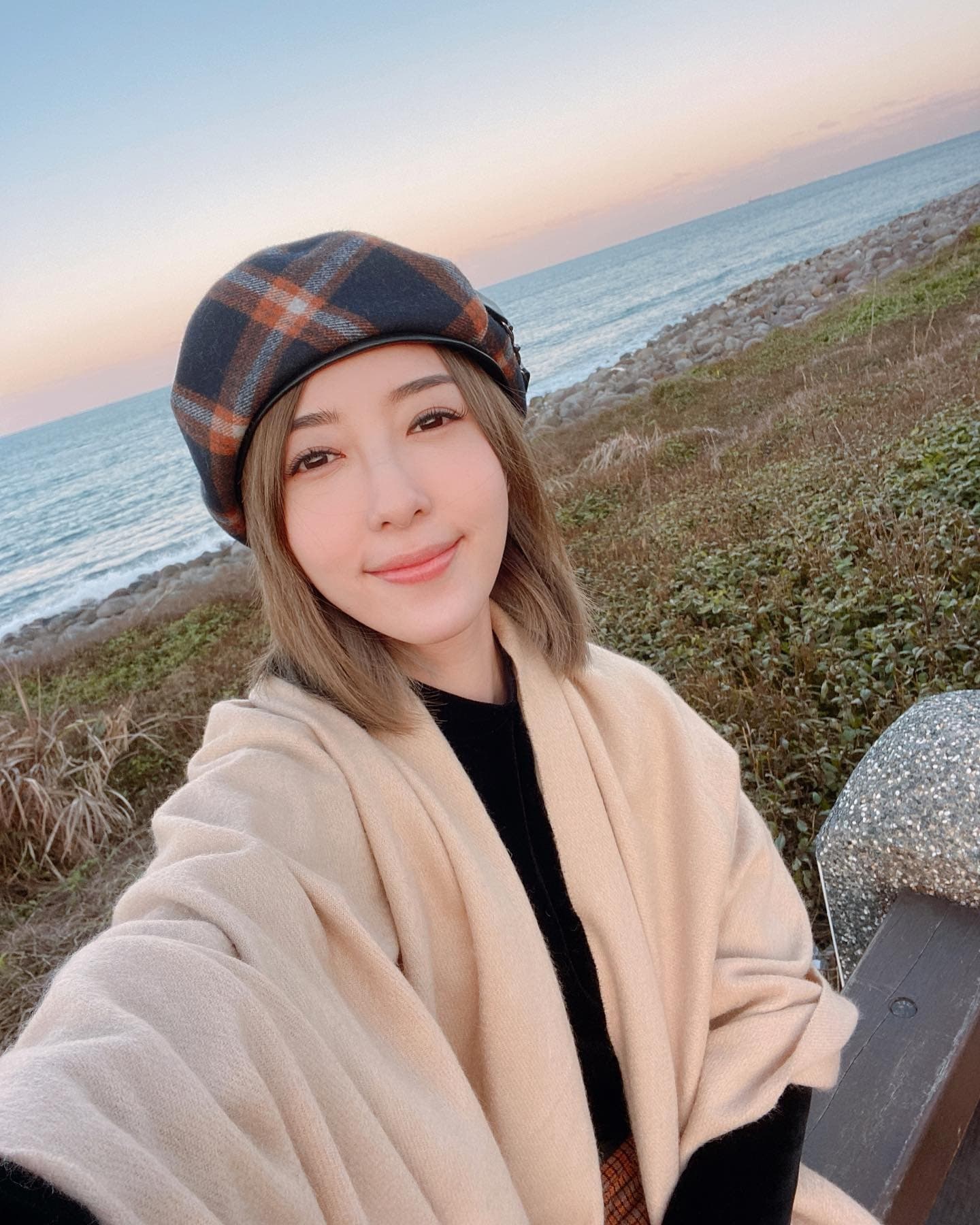 Taiwanese actress Wu Xiong poses in undated photo. She was arrested after allegedly damaging a national treasure at Yakushiji Temple in Nara, Japan. Note: Private photo taken from social media. (@bernice0222/Newsflash/NX)