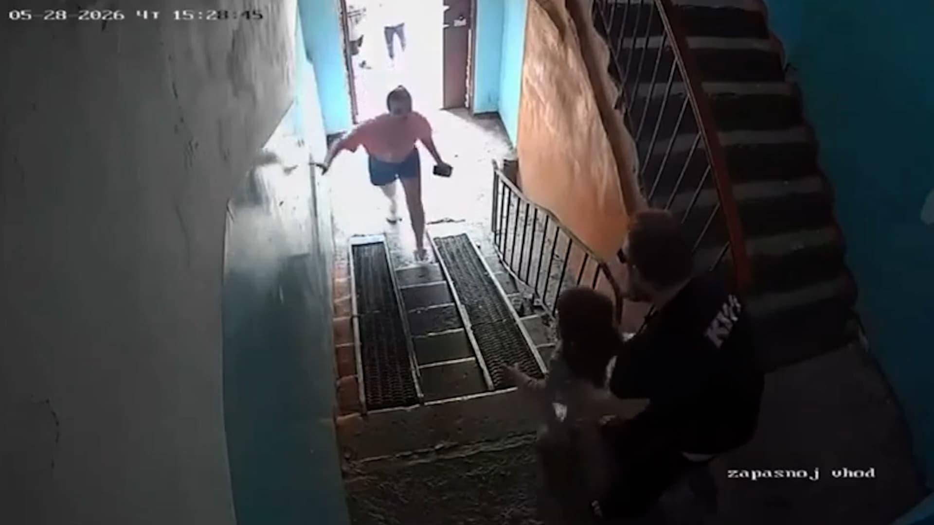 Brave Young Boy Alerts Woman As Suspected Paedophile, 44, Carries Off Little Girl, 5