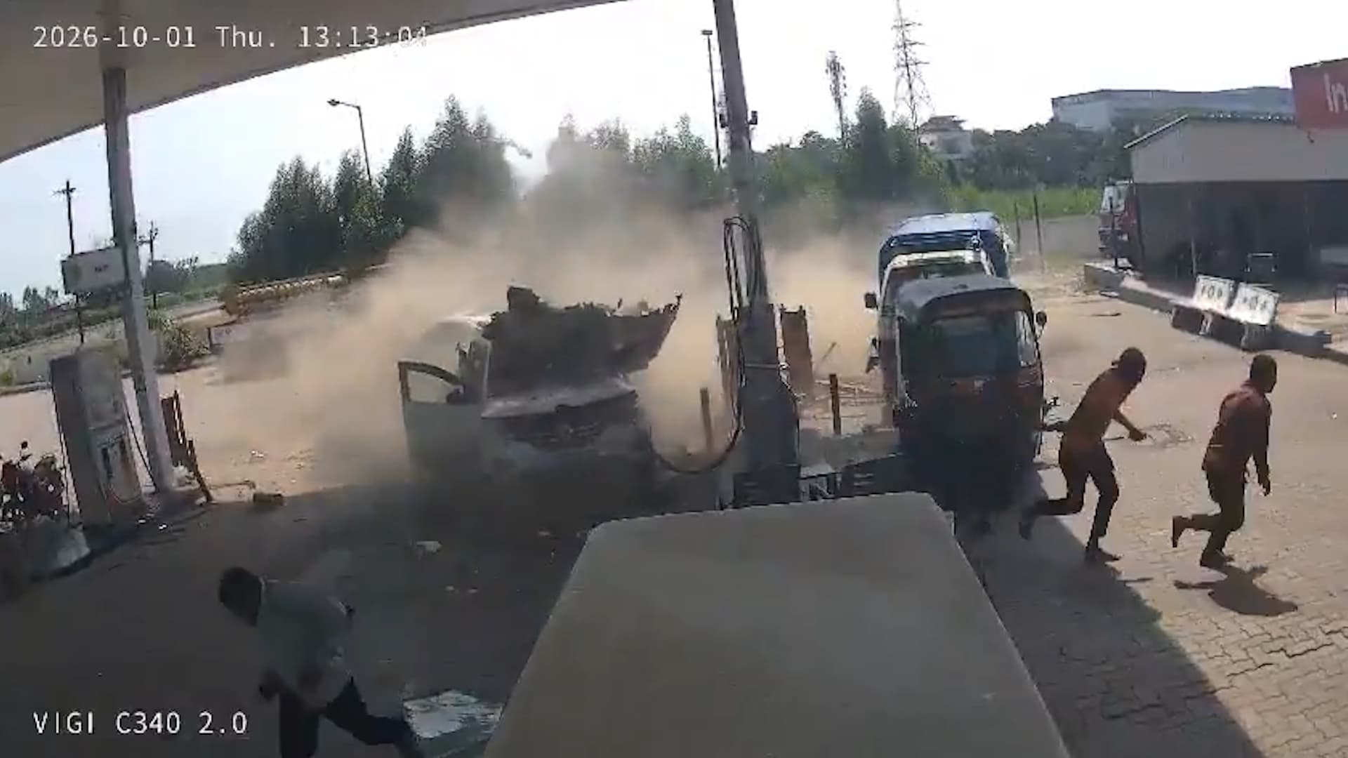 A car explodes during refuelling near Karjan, India, Oct.01,2026. Its gas tank reportedly burst. Note: Photo is a screenshot from a video. (Harrisons)