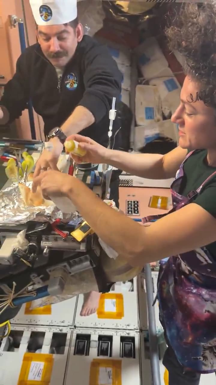 'Chez ISS' As Astronauts Jessica Meir And Jack Hathaway Roast Garlic And Onion In Olive Oil