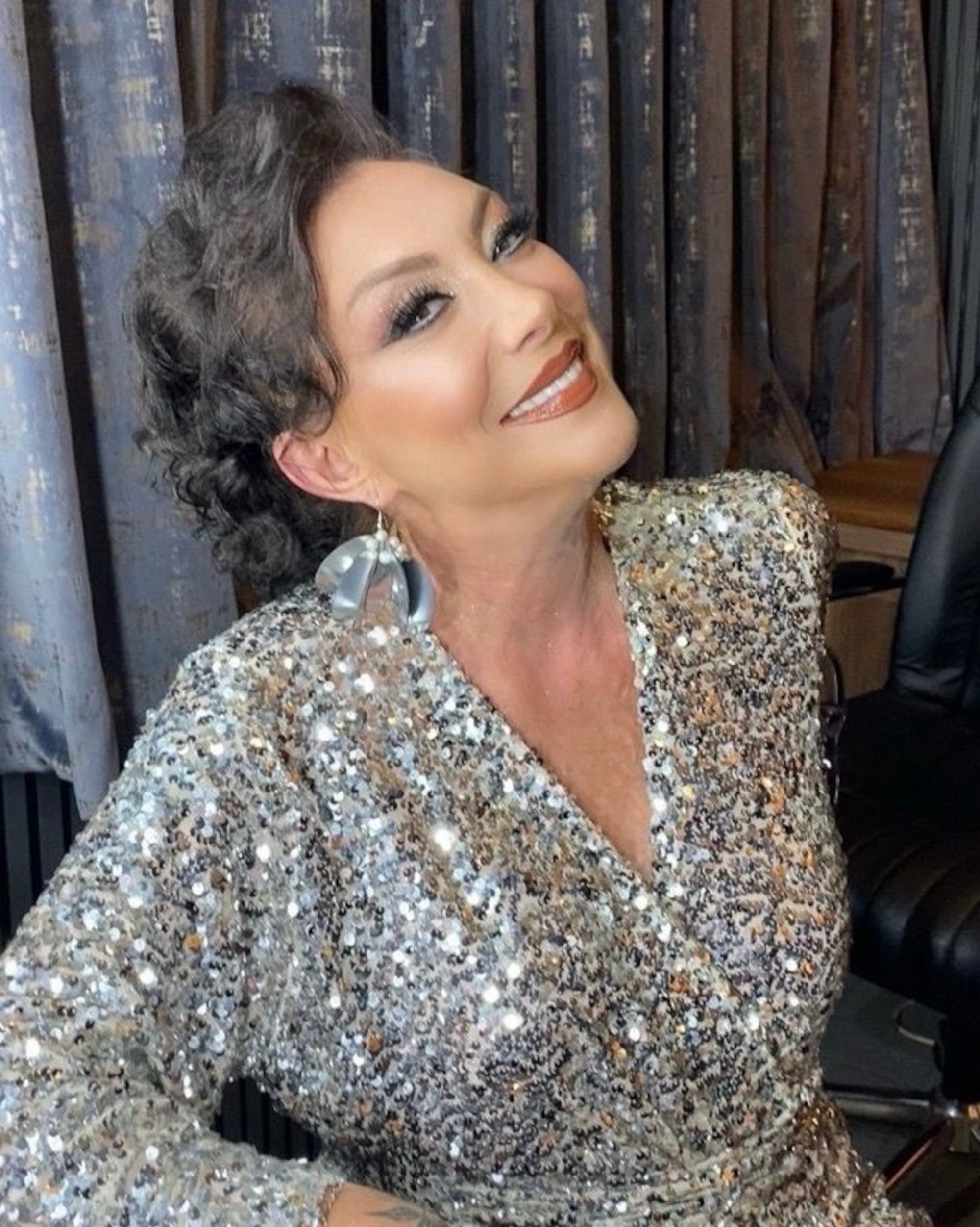Singer Gul Tut, known as 'Gullu' poses in undated photo. She died after falling from a window of her apartment in a six-story building in Cinarcik district, Yalova Province, Turkey. Note: Private photo taken from social media. (Newsflash/NX)