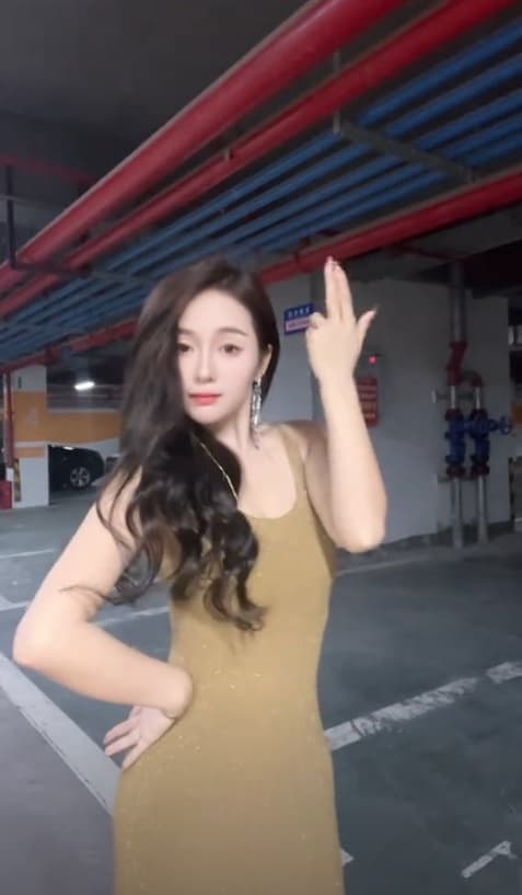 Picture shows livestreamer "Sisi Alora", undated. She was burned by an exploding cardboard box in Lengshuitan District, Yongzhou City, Hunan Province in China. Note: Image is a screenshot from video. (AsiaWire/NX)