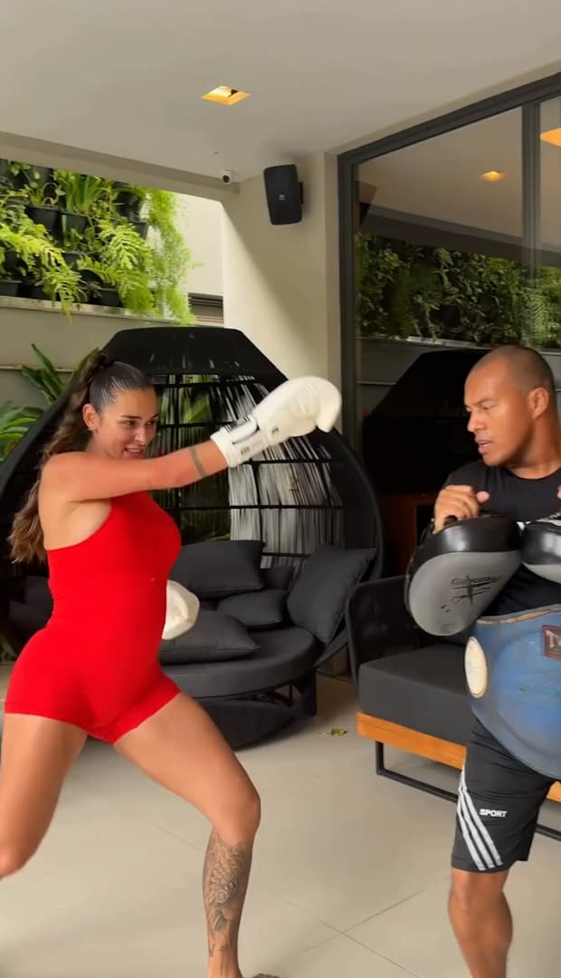 Taina Militao does Muay Thai training while pregnant, undated. Note: Photo is a screenshot from a video. (@tainamilitao/Newsflash/NX)