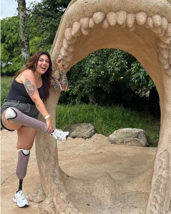 Leticia Fabbri, 32, poses in undated photo. At age 24 she had both feet amputated and was broken up by her boyfriend on the day she left the hospital. Note: Private picture. (@leticiafabbri, Newsflash/NX)