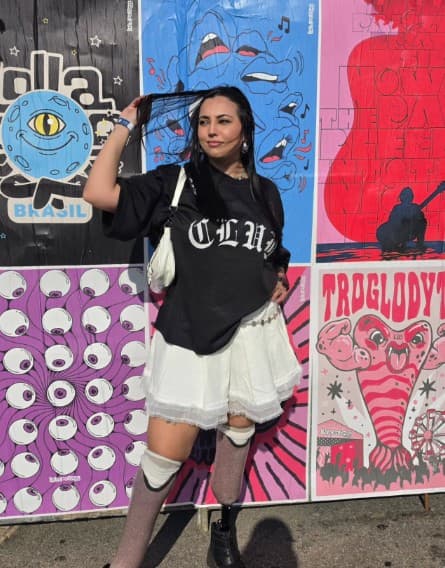 Leticia Fabbri, 32, poses in undated photo. At age 24 she had both feet amputated and was broken up by her boyfriend on the day she left the hospital. Note: Private picture. (@leticiafabbri, Newsflash/NX)
