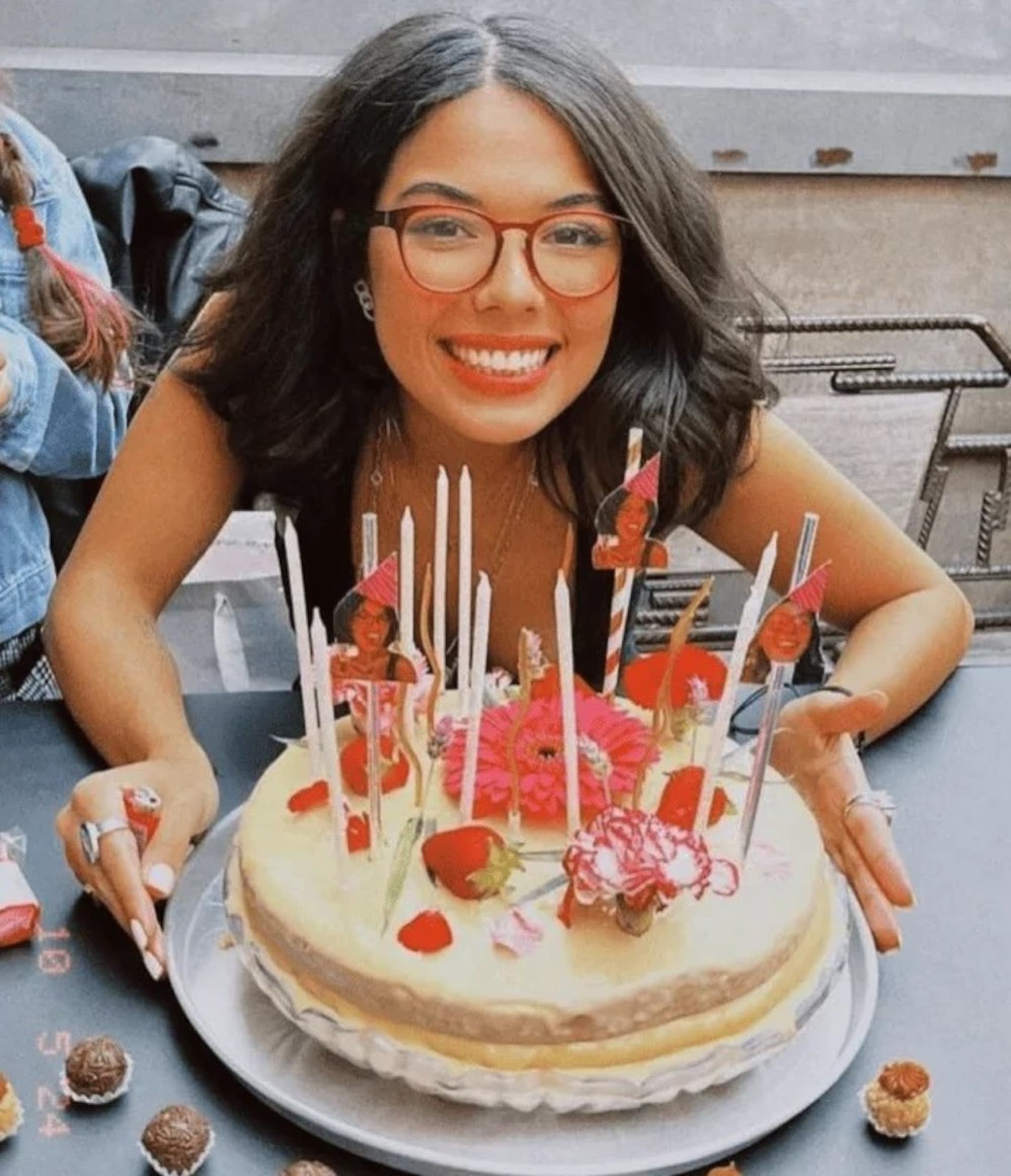 Woman Due To Celebrate 25th Birthday Tomorrow Shot Dead After Plain-Clothes Cop Opens Fire On Armed Robber