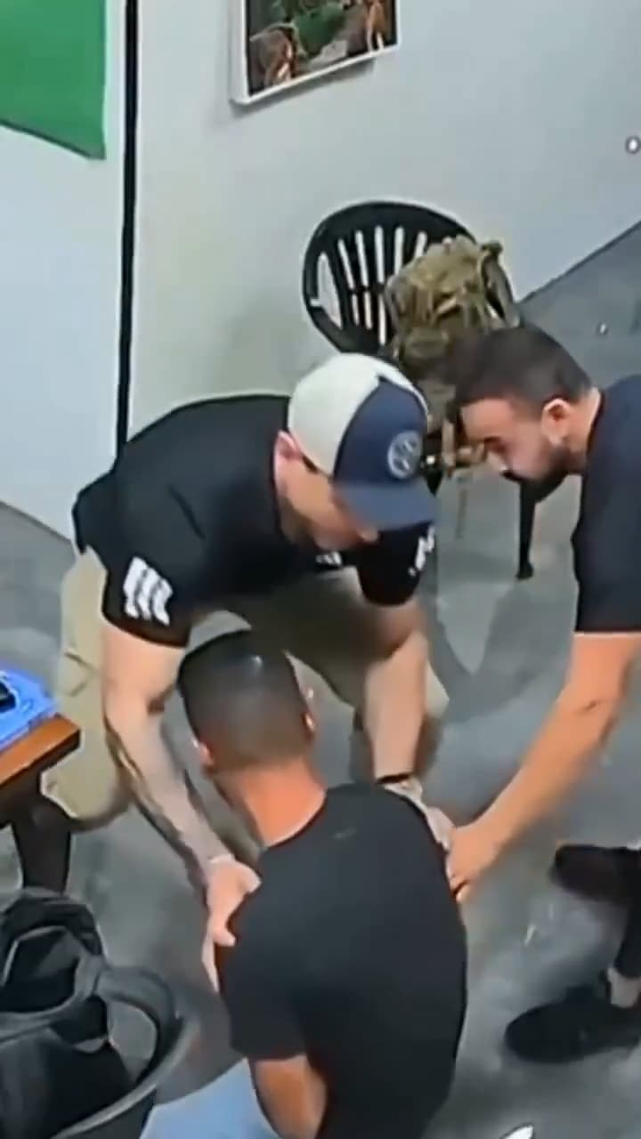A 37-year-old is acidentaly shot inside a shooting range Saturday, August 29, 2206, in Toledo, Brazil. A man accidentally fired a gun with a bullet left in the chamber while handling it. Note: Photo is a screenshot from a video. (Newsflash/NX)