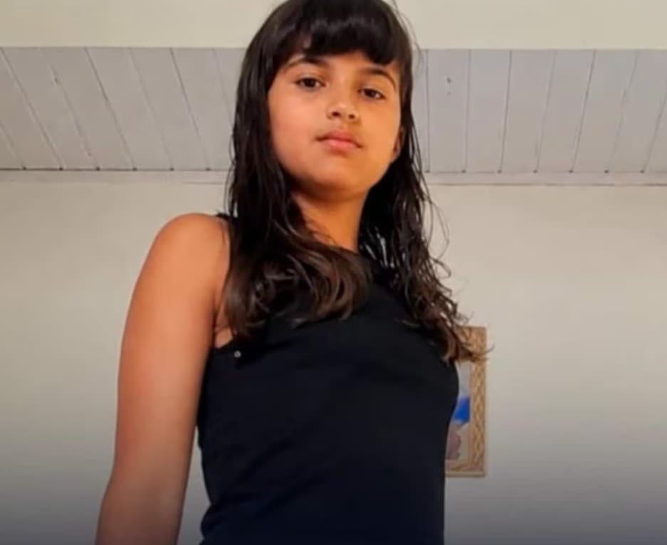 Picture shows Samyra Roberta de Almeida, 10. She was found dead in Peruibe, Brazil and her mother was arrested. Note: Private picture. (Newsflash/NX)