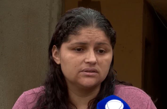 Picture shows Angelica the mother of Samyra Roberta de Almeida, 10. The girl was found dead in Peruibe, Brazil and her mother was arrested. Note: Picture is a screenshot from video. (Newsflash/NX)