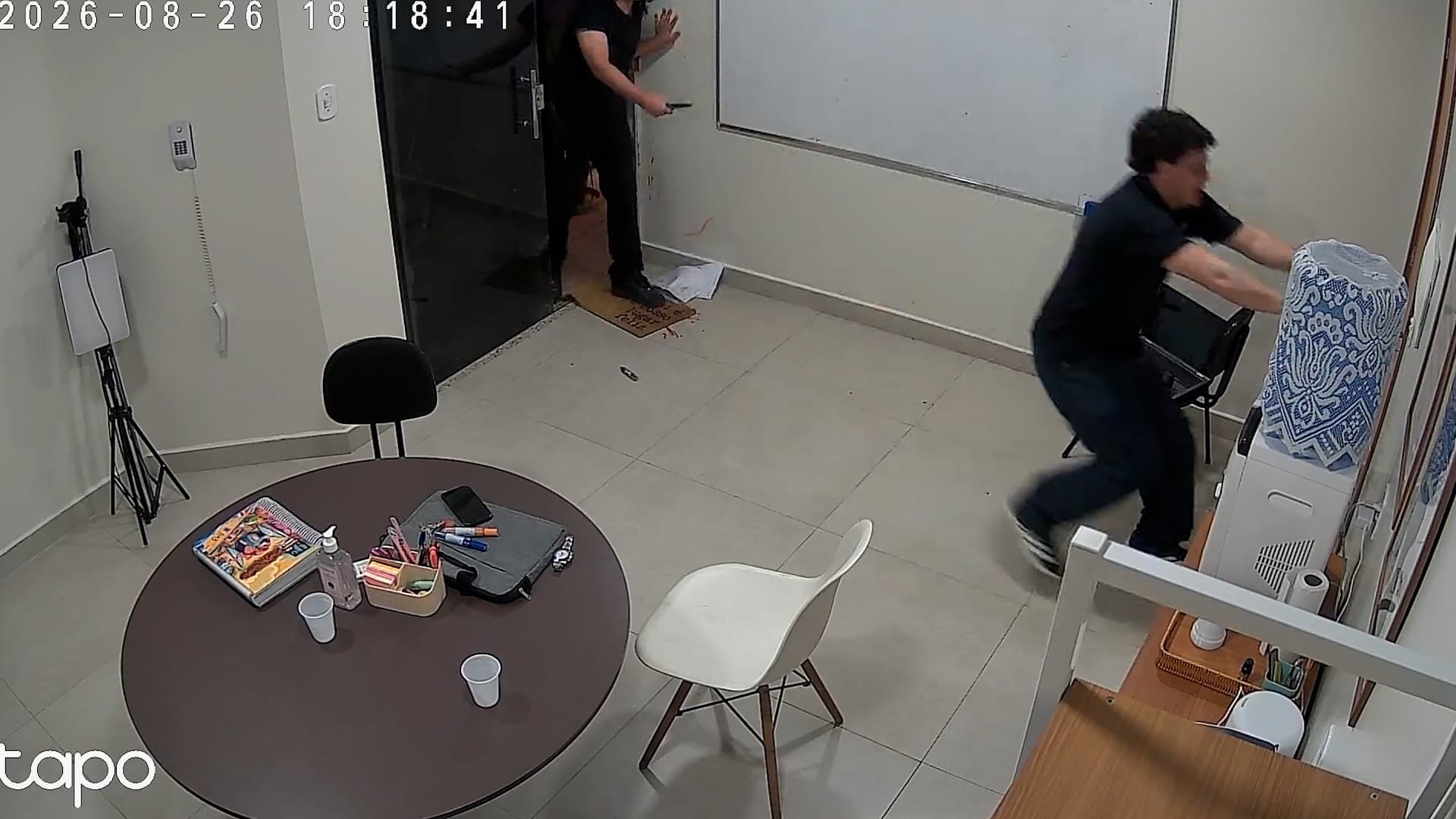A 14-year-old teenager stabs teacher at tutoring school located in Manaus, Brazil, Aug. 26, 2026. Note: Photo is a screenshot from a video. (Newsflash/NX)