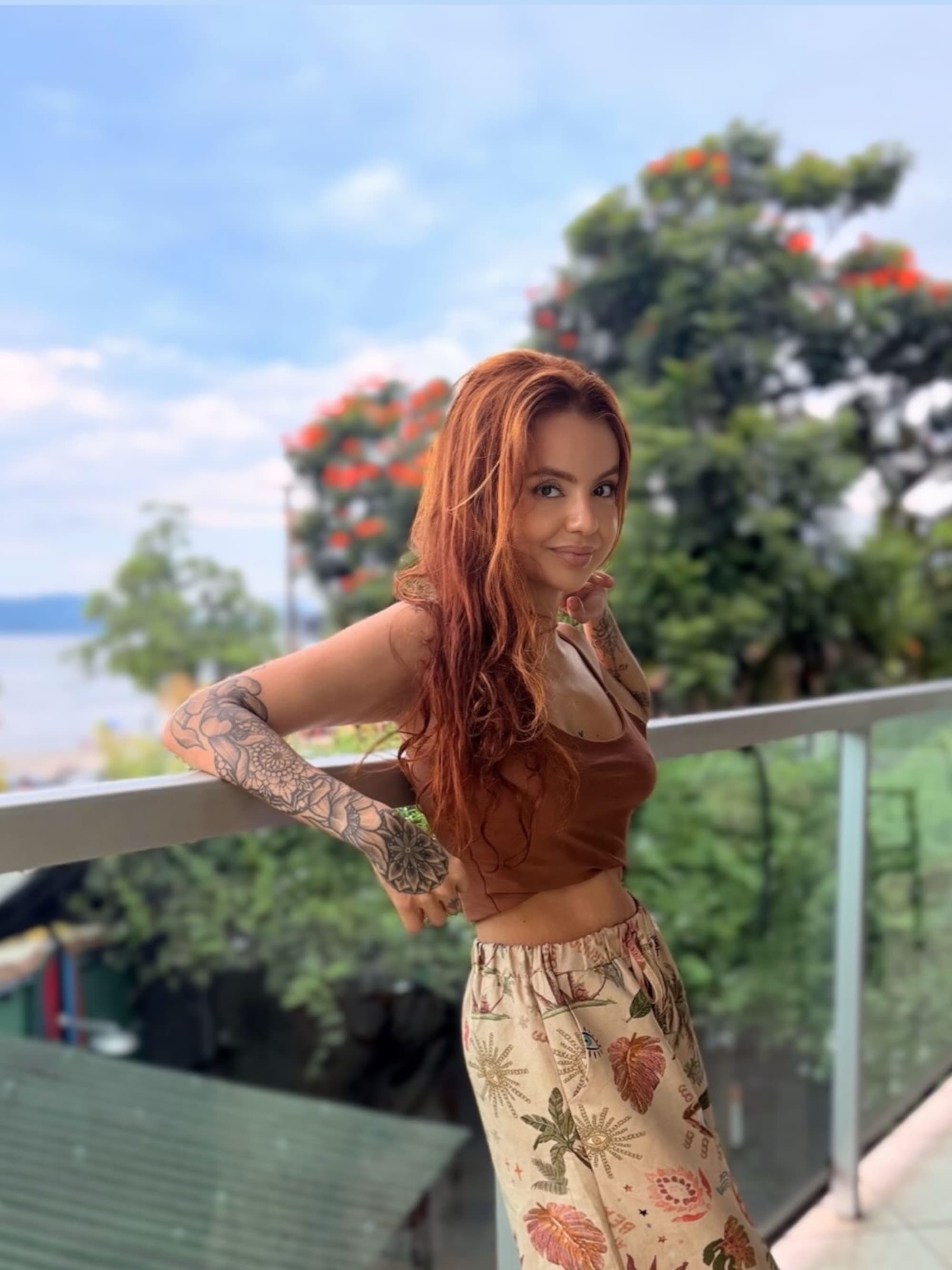 Tattoo artist Tais Thorpe poses in undated photo. She reported a pizza maker for sexual harassment. Note: Private photo taken from social media. (@taisthorpetattoo/Newsflash/NX)