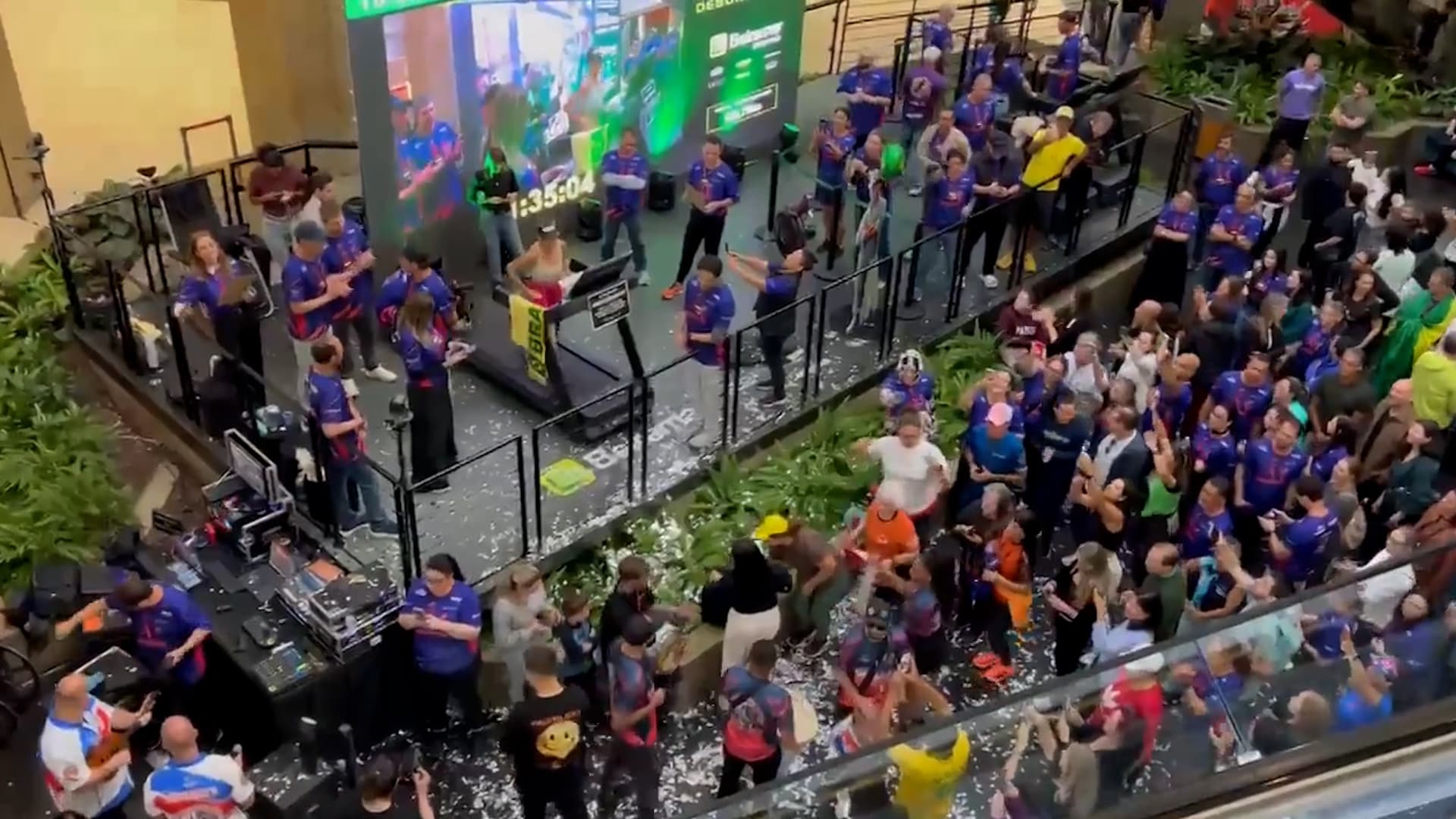 Fans support Debora Simas in her quest for the world record in treadmill running in Florianopolis, Brazil, Aug. 9, 2026. Note: Photo is a screenshot from a video. (Newsflash/NX)