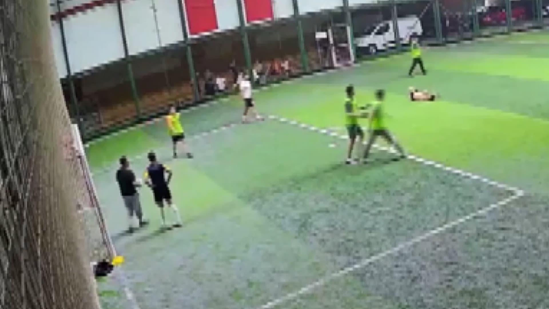 Young man falls ill during a futsal match in Avcilar, Turkey, Aug. 15, 2026. He later died in the hospital. Note: Photo is a screenshot from a video. (Newsflash/NX)